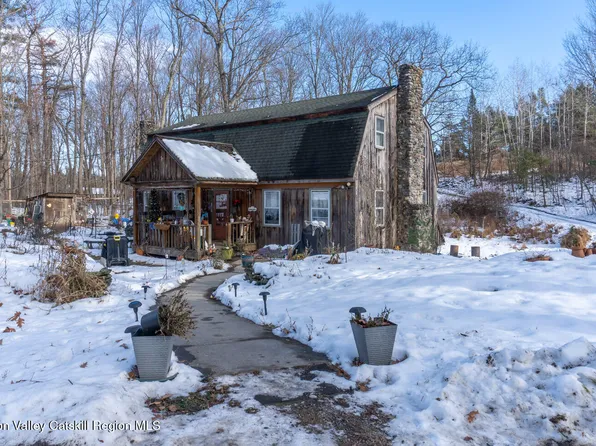 11 Dunbar Road, Hudson, NY 12534