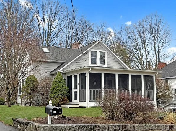 25 High St, Holliston, MA 01746