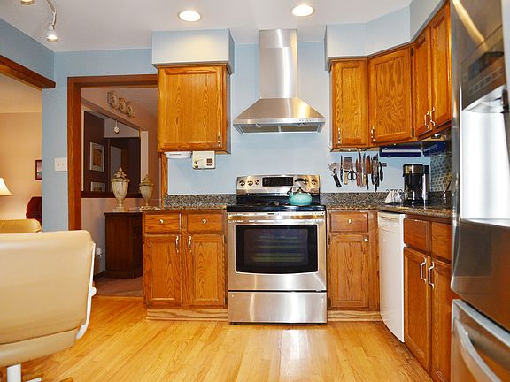 4th image of 10800 S Nordica Ave