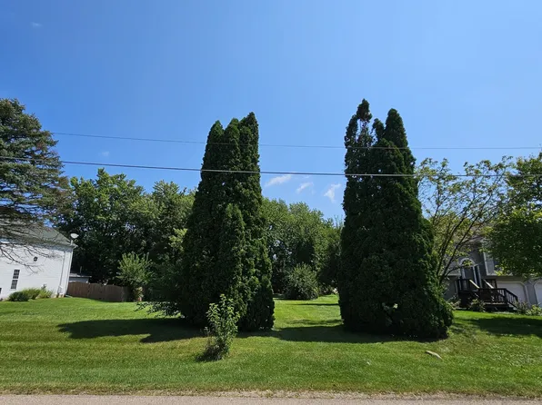 608 Rustic Rook Dr, Somonauk, IL 60552