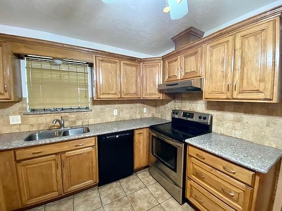 4th image of 2540 Burgundy Pl