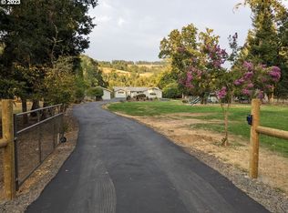 808 Riverwood Ln, Oakland, OR 97462