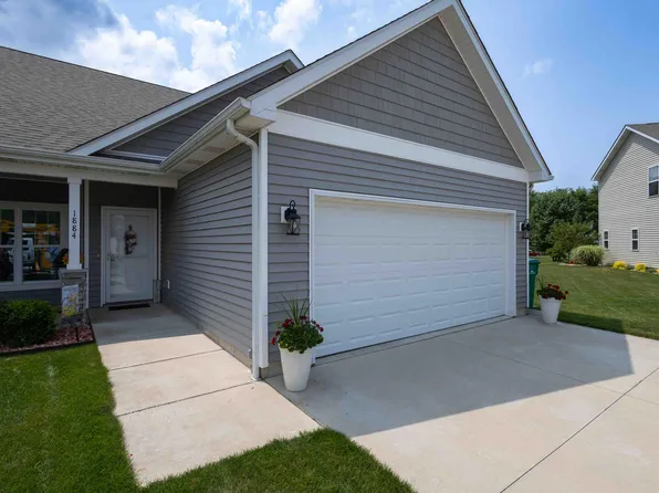 1884 Creekside Ct, Westville, IN 46391