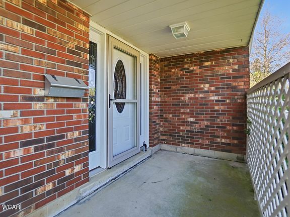 4th image of 1044 Woodland Dr