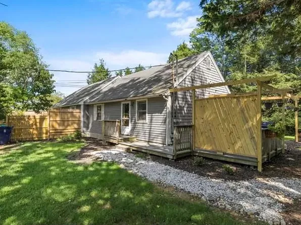 70 Weaver Rd #70, North Kingstown, RI 02852