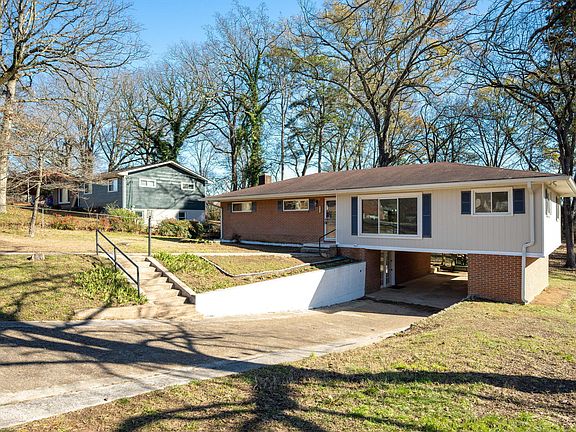 3rd image of 4212 Autumn Ln
