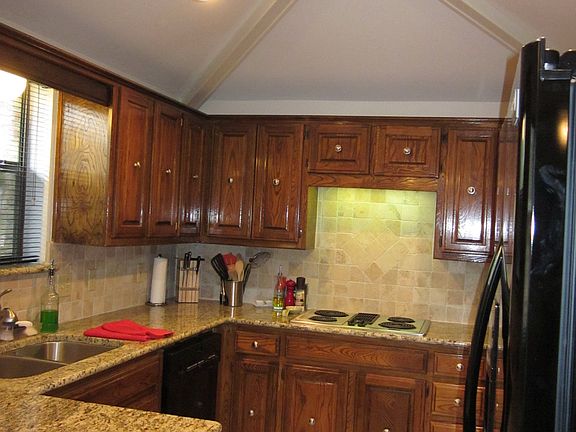5th image of 2413 Ables Dr