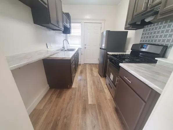 1446 E 115th St #4, Cleveland, OH 44106