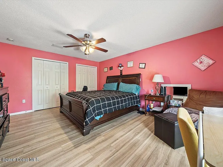 4635 Elena Way — Photo 19