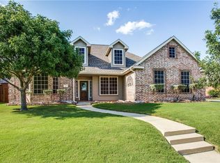 414 Woodlawn St, Krum, TX 76249