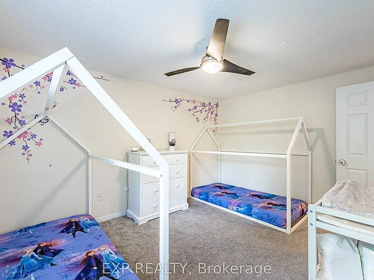 63 Wood Grove Cres — Photo 28