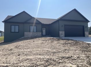 1072 Crystal Ln, Mayville, WI 53050