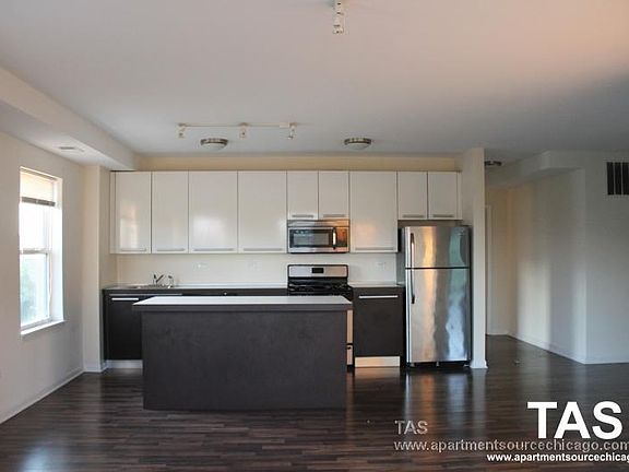 2nd image of 6101 N Clark St #2C