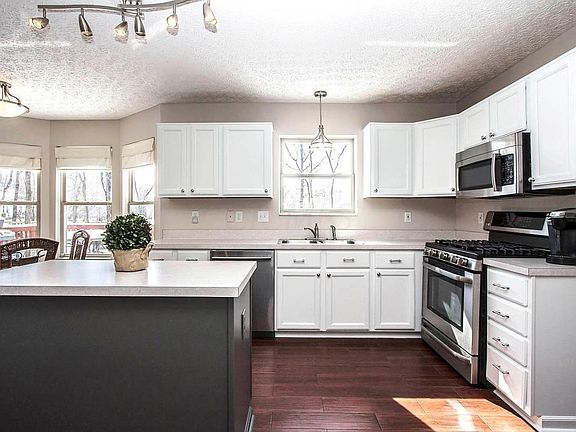 3rd image of 7855 Priestley Dr