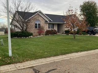 7105 Crosswinds Dr, Swartz Creek, MI 48473
