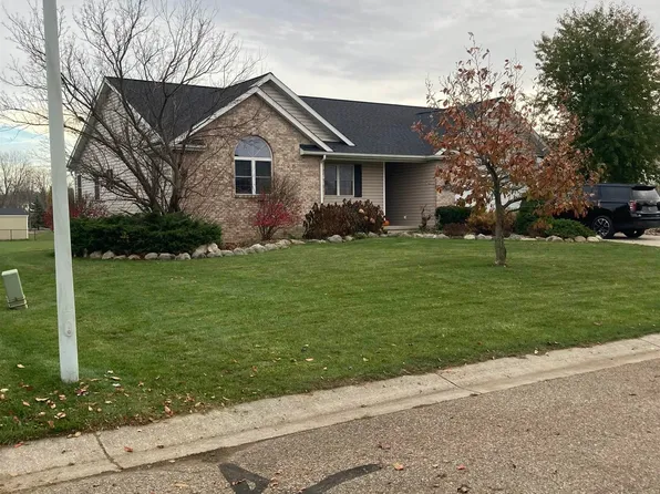 7105 Crosswinds Dr, Swartz Creek, MI 48473