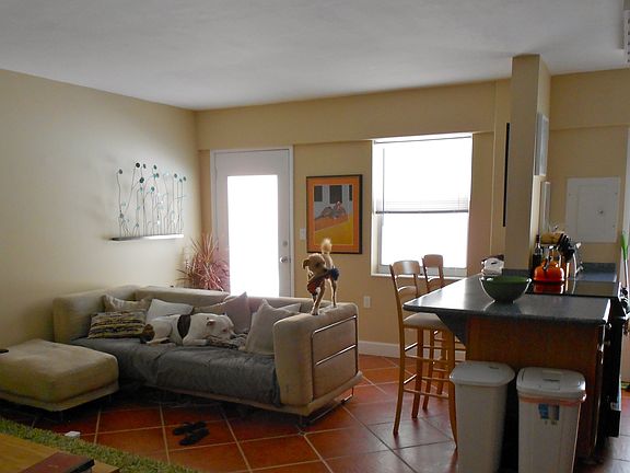3rd image of 1545 Euclid Ave APT 2J