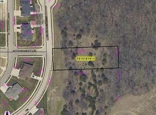 3324 Arboretum Dr, Dubuque, IA 52001