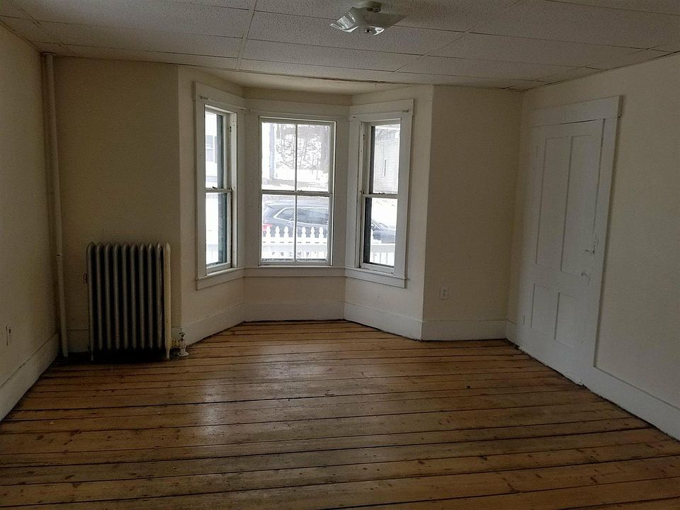 2nd image of 93 Franklin St APT 1