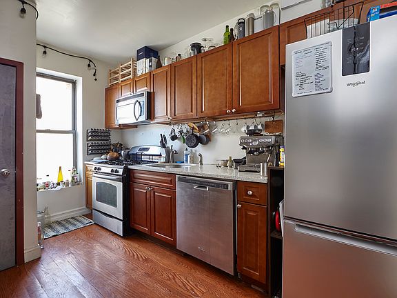 4th image of 724 Mac Donough St #4
