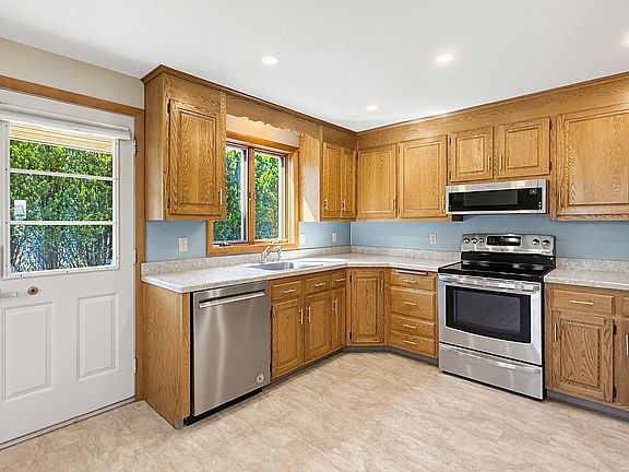 5th image of 27 Church St #1