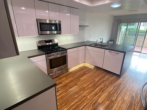 4th image of 9848 Apple Tree Dr Unit A
