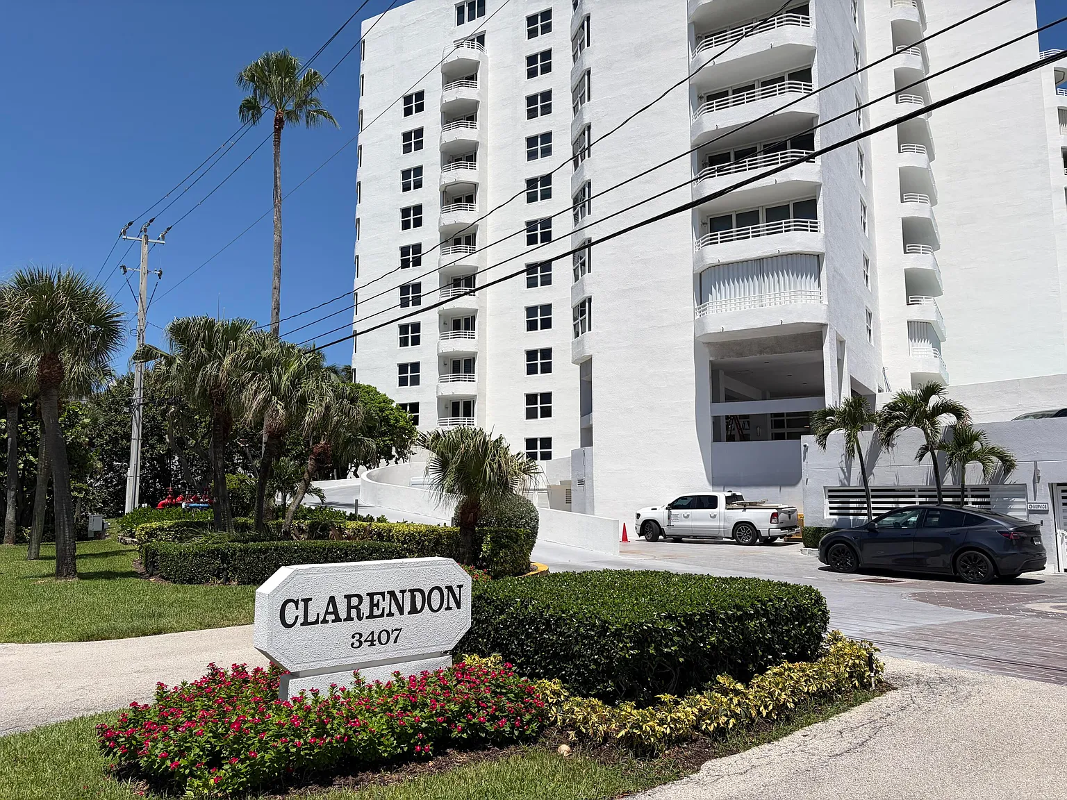 Clarendon — Photo 3