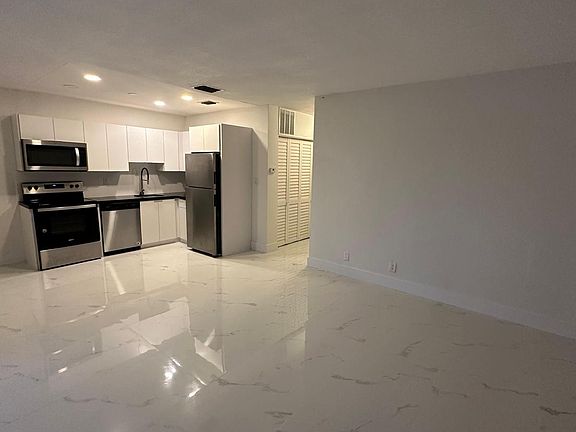 2nd image of 615 NE 26th St APT 10