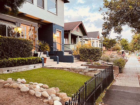walkable and bike friendly neighborhood