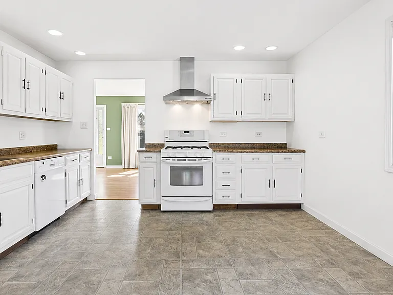 2904 Stork Ct — Photo 5