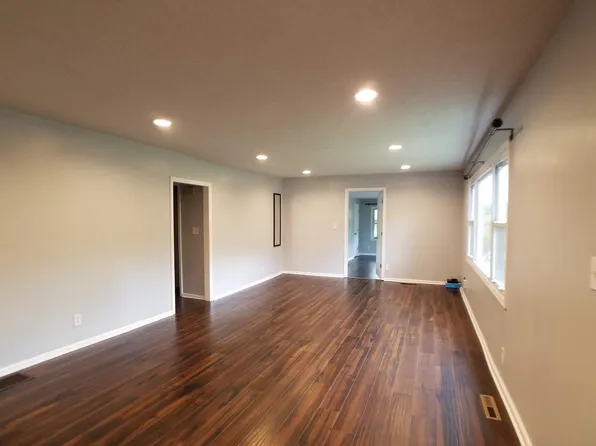 9207 W 50th Ter, Shawnee, KS 66203