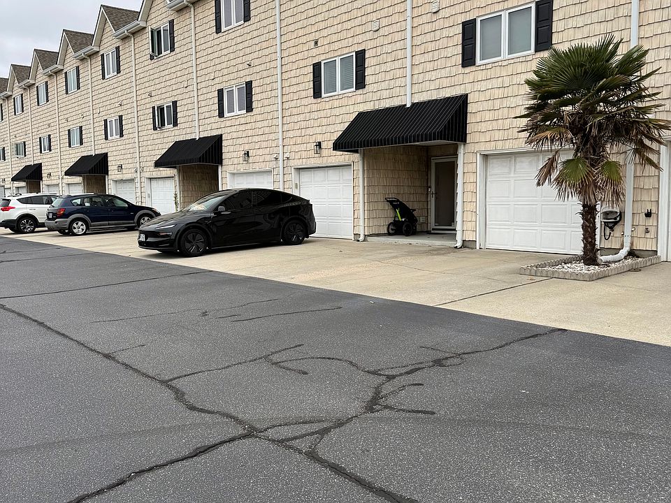 1st image of 3208 Shore Dr