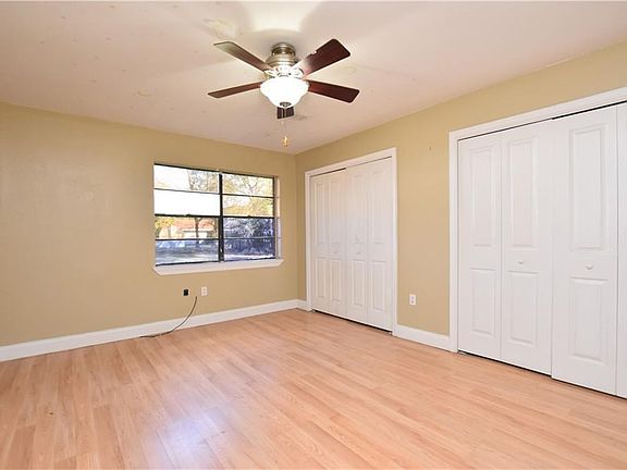 3rd image of 204 Greencrest Ct