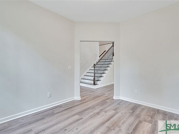 5th image of 122 Chilburn Circle