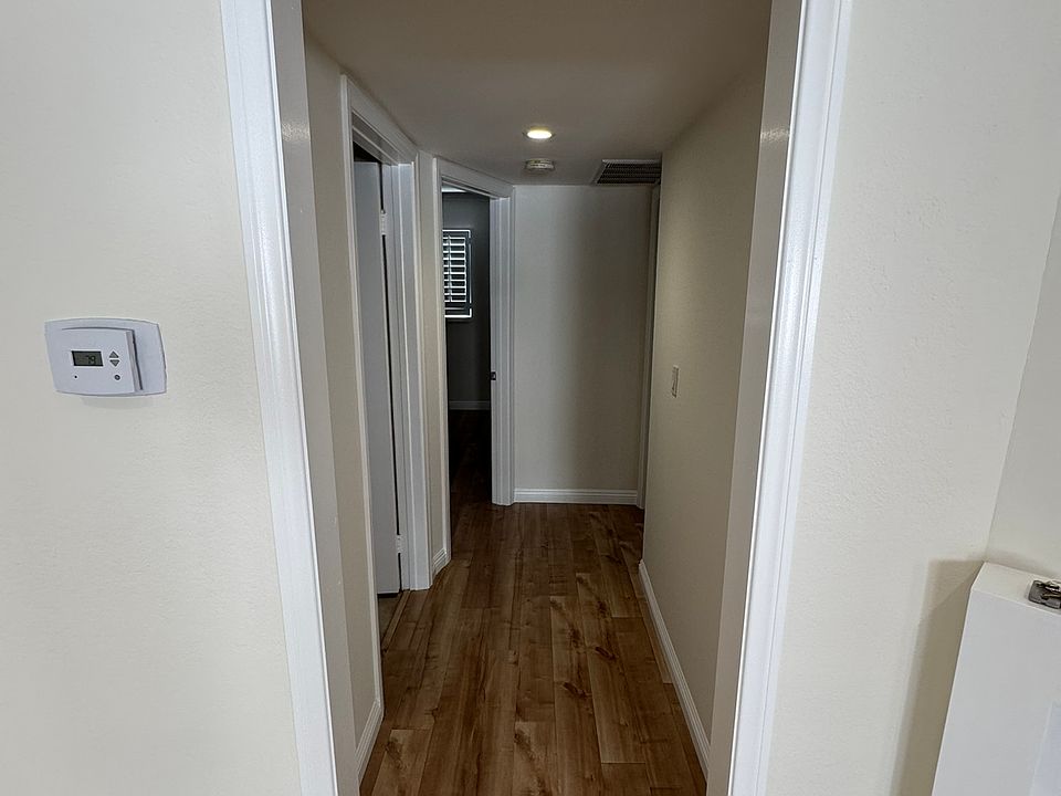 Hallway to bedrooms