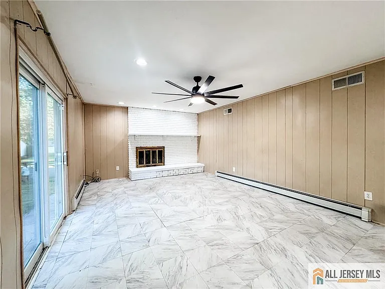 742 Grove Ave — Photo 15