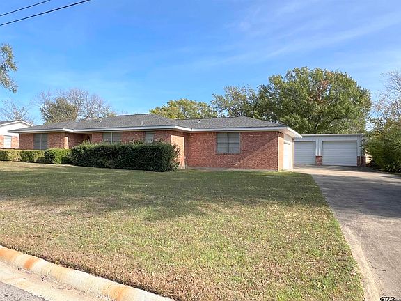 2nd image of 302 Lee Ray Dr