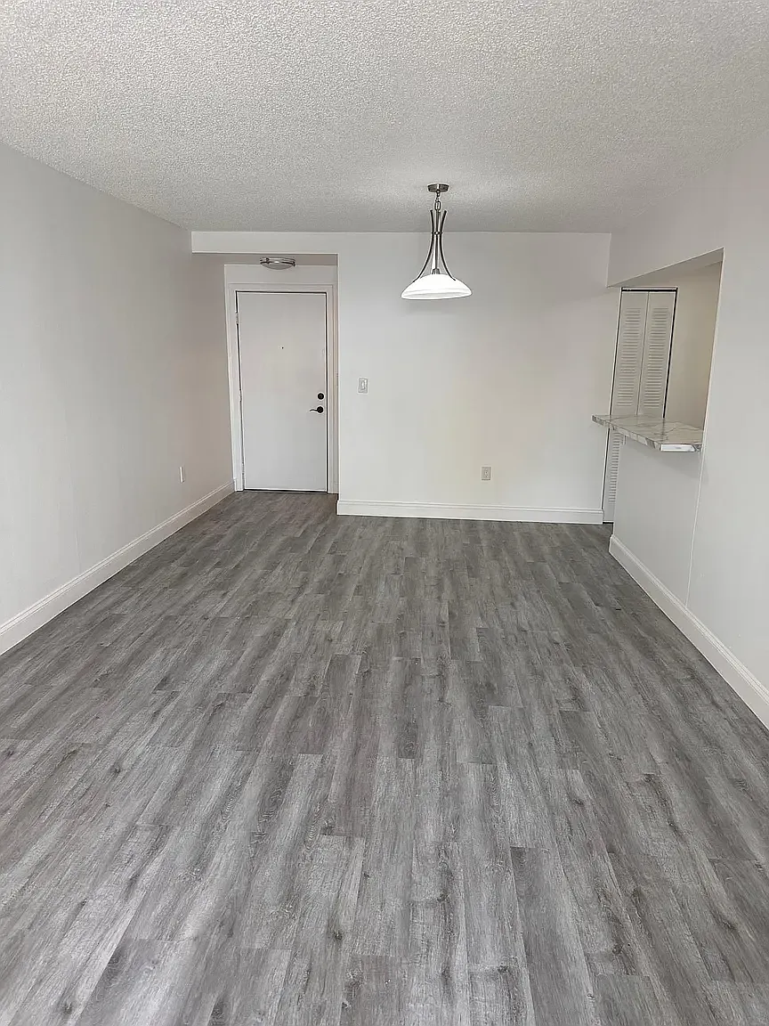 2 bed, 1000 sqft, $2,450 — Photo 4