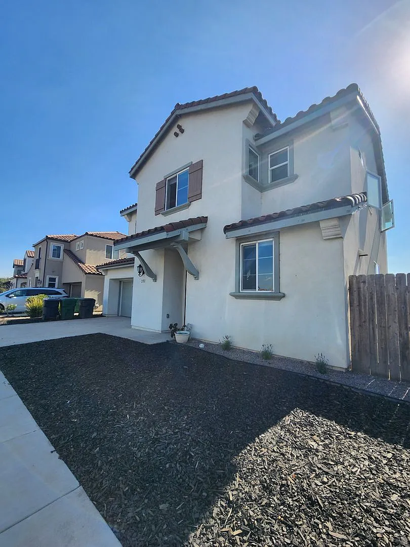 Pets Considered! 4 Bed, 2.5 Home in Guadalupe — Photo 2