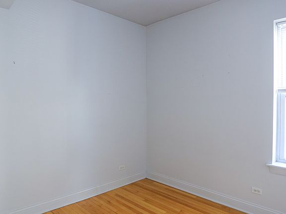 5th image of 1142 W Wellington Ave #1F