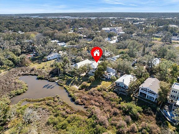 2nd image of 27 Oak St