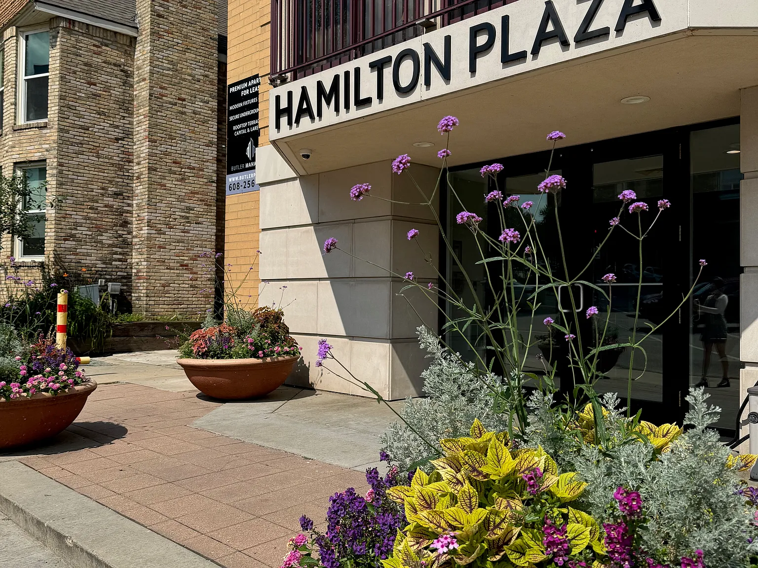 Hamilton Plaza — Photo 3