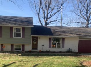 507 S Hill Dr, Petersburg, IN 47567