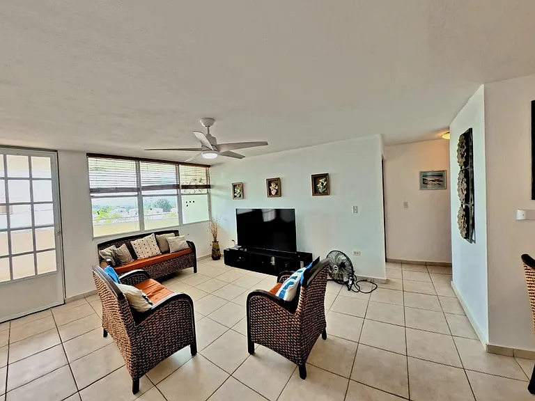 Building B Condominio Vistas De La Bahia #Apt. B-401 — Photo 6