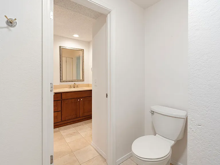 14629 NE 35th St — Photo 15