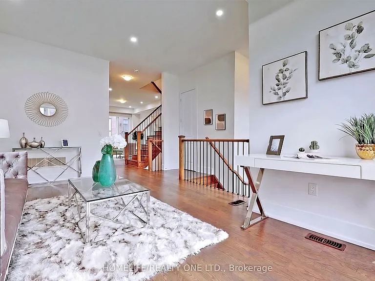 9 Cambray Rd — Photo 4