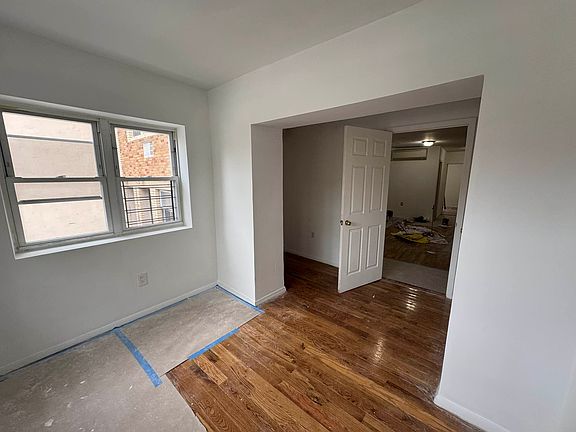 5th image of 249 Grafton St APT 1