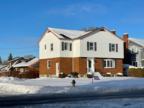 601 4th St E, Cornwall, ON K6H 2K1