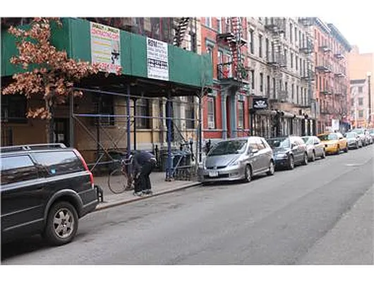 Rented by Douglas Elliman | media 7