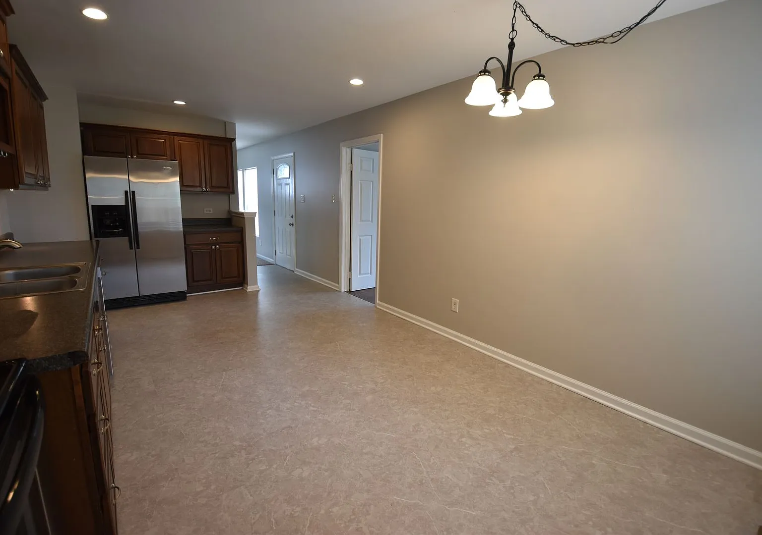 3 bedroom New Palestine Home For Rent — Photo 3